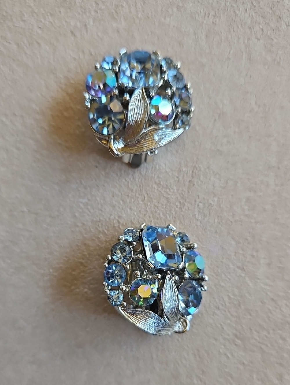 LISNER Brushed Silver-Tone Blue AB Rhinestone Cluster Clip-On Earrings Stunning! - Picture 3 of 6